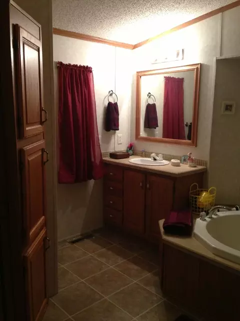 906 6th Ave NW, Williston, ND 58801 photo 11