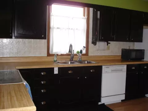424 Washington Ave, Williston, ND 58801 photo 3