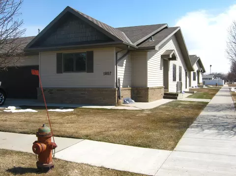 1802 16th Ave W, Williston, ND 58801 photo 1