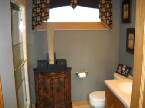2413 7th Ave E, Williston, ND 58801 photo 8