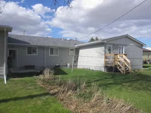 223 4th Ave E, Ray, ND 58849 photo 2