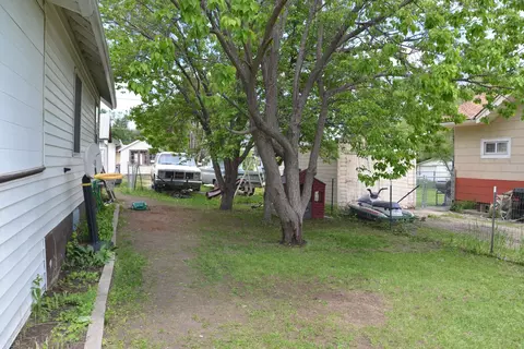 420 W Broadway, Williston, ND 58801 photo 2