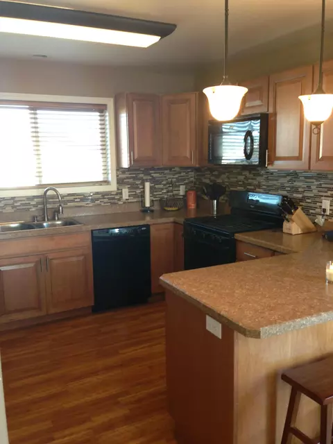 2413 12th Ave W, Williston, ND 58801 photo 7