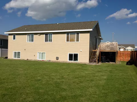2413 12th Ave W, Williston, ND 58801 photo 31