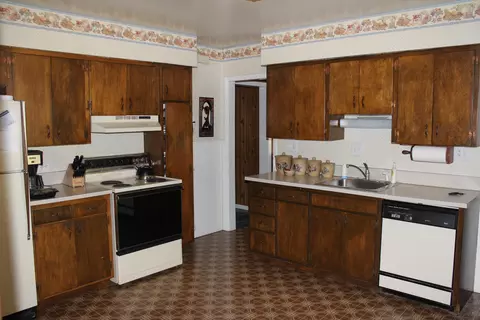 120 8th St W, Williston, ND 58801 photo 6