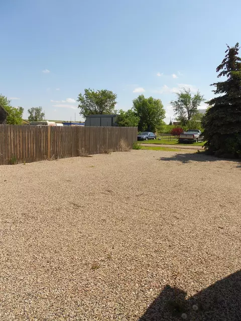 116 Lawrence Ave, Epping, ND 58843 photo 3