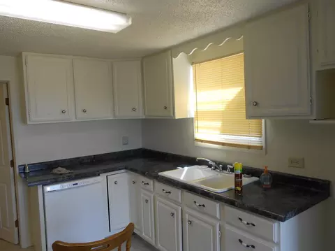 116 Lawrence Ave, Epping, ND 58843 photo 4