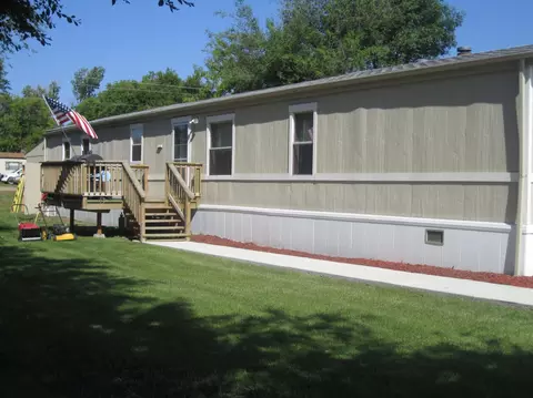 108 Eikren Dr, Alexander, ND 58831 photo 2