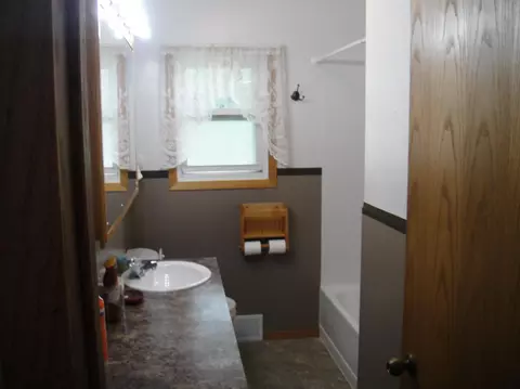 1013 14th Ave W, Williston, ND 58801 photo 8