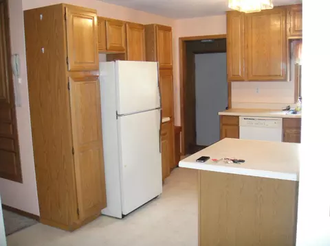 1013 14th Ave W, Williston, ND 58801 photo 4