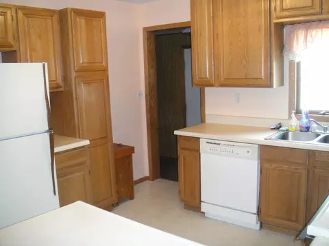 1013 14th Ave W, Williston, ND 58801 photo 5