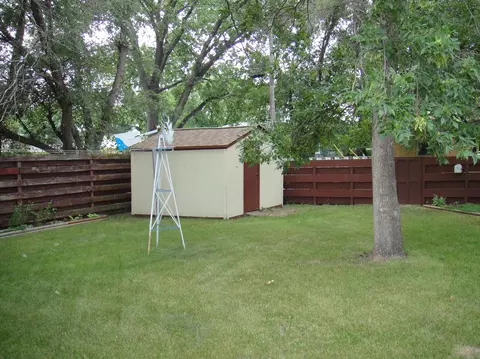 1013 14th Ave W, Williston, ND 58801 photo 22