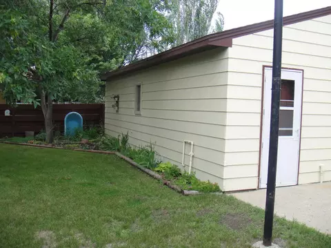 1013 14th Ave W, Williston, ND 58801 photo 23