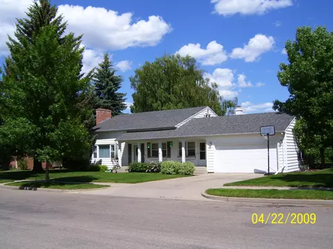 1210 E Hillcourt, Williston, ND 58801 photo 1