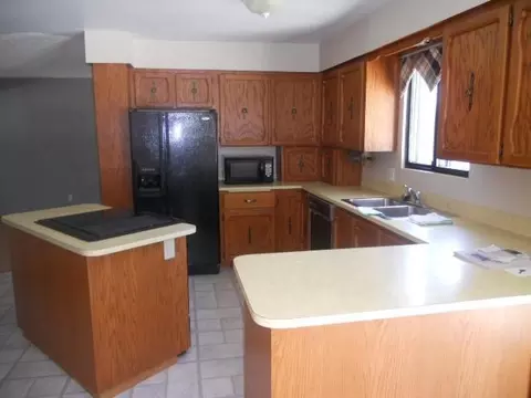 218 14th St E, Williston, ND 58801 photo 5