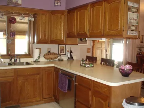 804 11th St W, Williston, ND 58801 photo 3