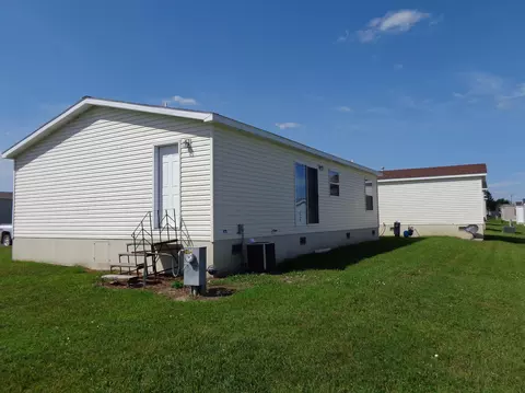 3406 18th Ave W, Williston, ND 58801 photo 2