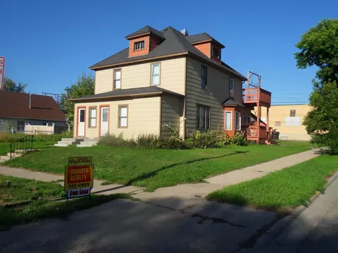 502 1st Ave W, Williston, ND 58801 photo 1
