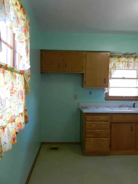 1212 4th St W, Williston, ND 58801 photo 9