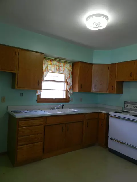 1212 4th St W, Williston, ND 58801 photo 8