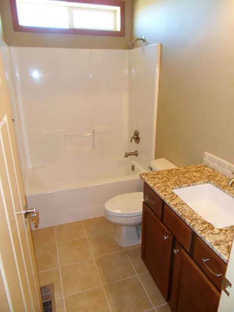 14072 Southview Dr, Williston, ND 58801 photo 16