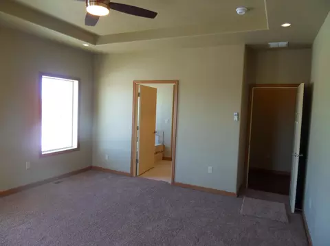 14072 Southview Dr, Williston, ND 58801 photo 20