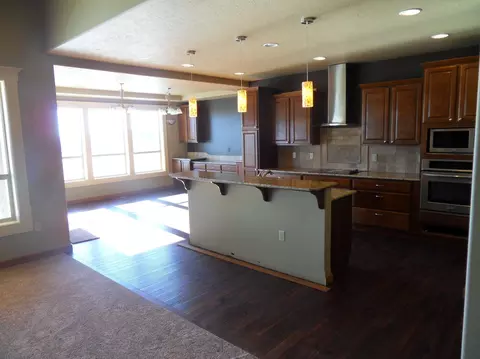14072 Southview Dr, Williston, ND 58801 photo 7
