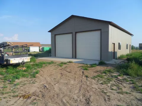 14072 Southview Dr, Williston, ND 58801 photo 2