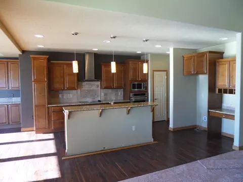 14072 Southview Dr, Williston, ND 58801 photo 3