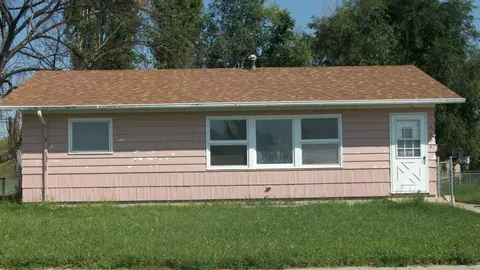 1204 Thirteenth Ave W, Williston, ND 58801 photo 1