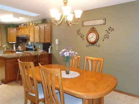 906 17th Ave W, Williston, ND 58801 photo 5