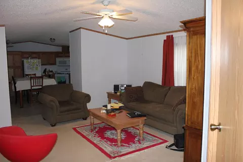 1822 37th St W, Williston, ND 58801 photo 4