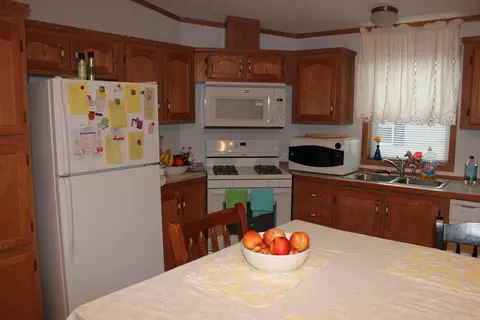 1822 37th St W, Williston, ND 58801 photo 6