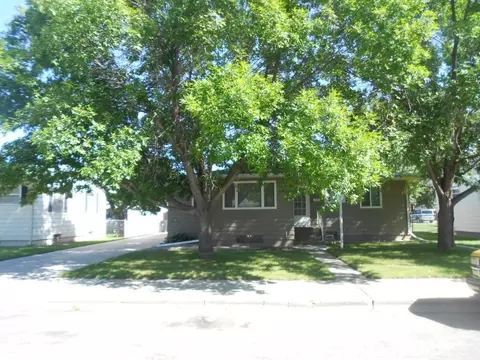 1228 7th Ave W, Williston, ND 58801 photo 1