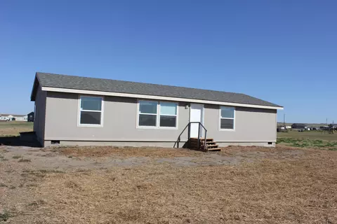 5722 Liberty Ln, Williston, ND 58801 photo 1