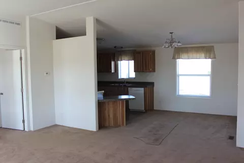 5722 Liberty Ln, Williston, ND 58801 photo 4