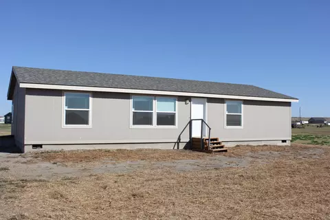 5722 Liberty Ln, Williston, ND 58801 photo 2