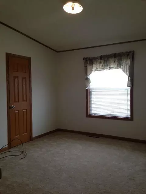 1805 36th St W, Williston, ND 58801 photo 14