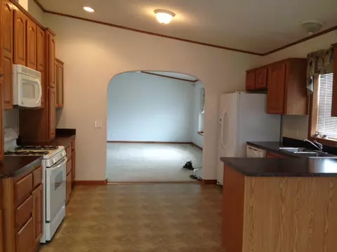 1805 36th St W, Williston, ND 58801 photo 5