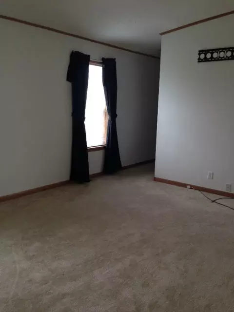 1805 36th St W, Williston, ND 58801 photo 10