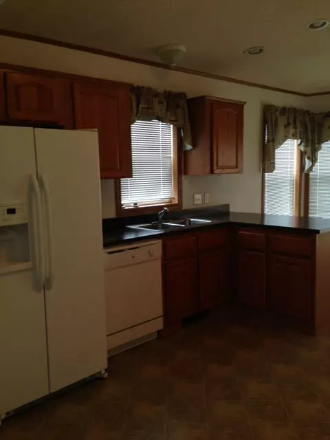 1805 36th St W, Williston, ND 58801 photo 7