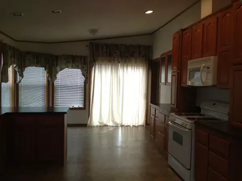 1805 36th St W, Williston, ND 58801 photo 6
