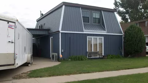 1204 9th Ave W, Williston, ND 58801 photo 1