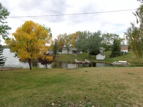 221 Blacktail Dr NW, Williston, ND 58801 photo 3