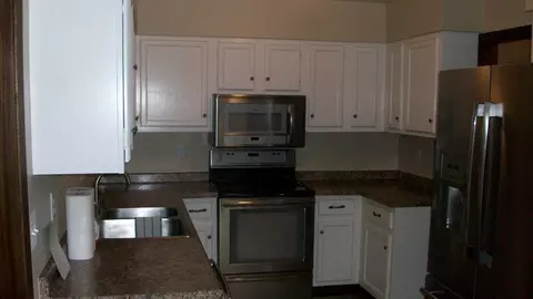 328 Rose Ln, Williston, ND 58801 photo 5