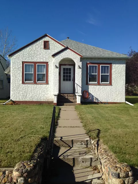 611 2nd Ave W, Williston, ND 58801 photo 2