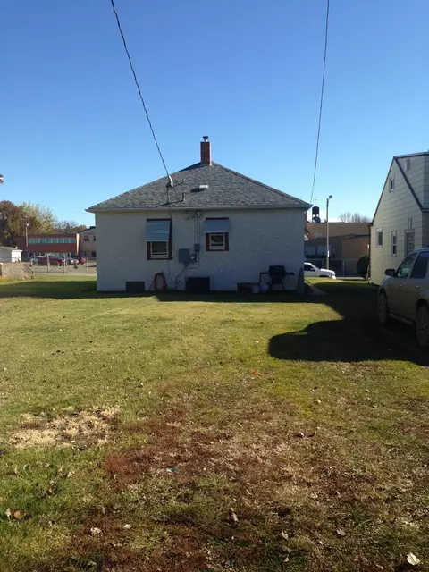 611 2nd Ave W, Williston, ND 58801 photo 20