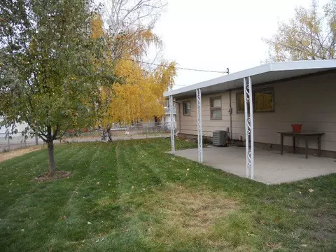 210 Rose Ln, Williston, ND 58801 photo 18