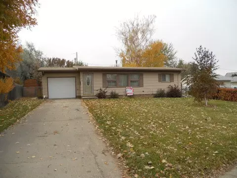 210 Rose Ln, Williston, ND 58801 photo 1