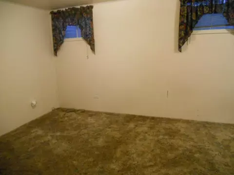 210 Rose Ln, Williston, ND 58801 photo 10